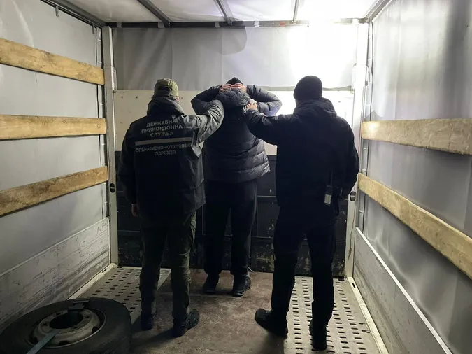 Волинянин заникав ухилянта у фурі і хотів його вивезти (фото)