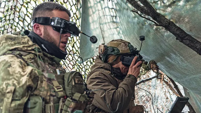 Близько 1 376 320 окупантів, 12 001 танк, 338 327 БпЛА: втрати ворога 9 червня