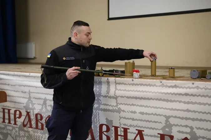 У волинську богословську академію принесли міни: для чого