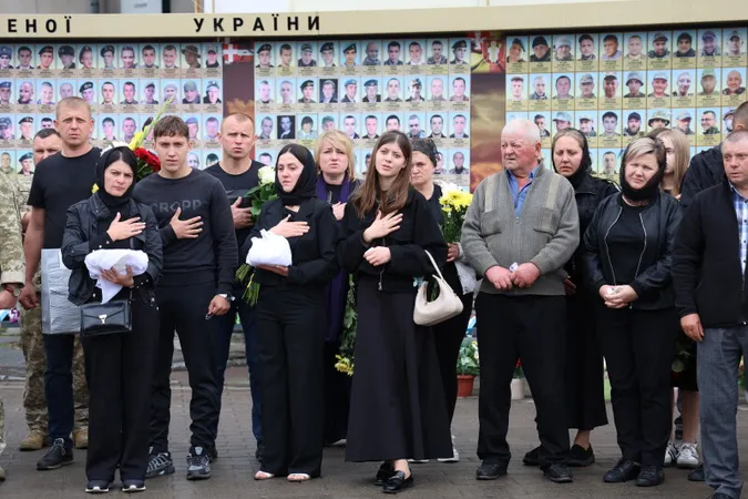Небо плакало: у Луцьку відбулося прощання з трьома Героями Євгенієм Садовським, Олегом Чернюком та Олександром Смалюхом