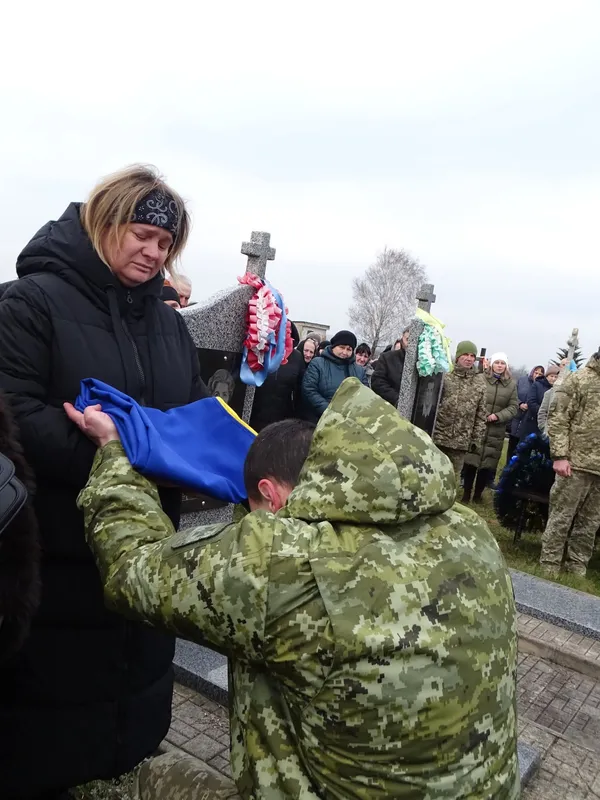 Упізнали лише за ДНК: на Волині попрощалися із воїном Віктором Кіцом (фото)