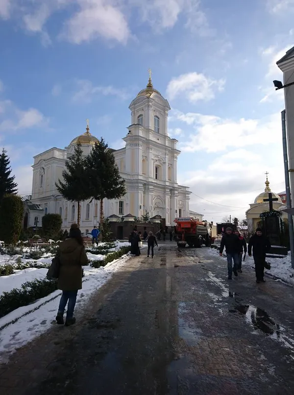 У Луцьку готуються до приїзду Президента (фото, оновлюється)