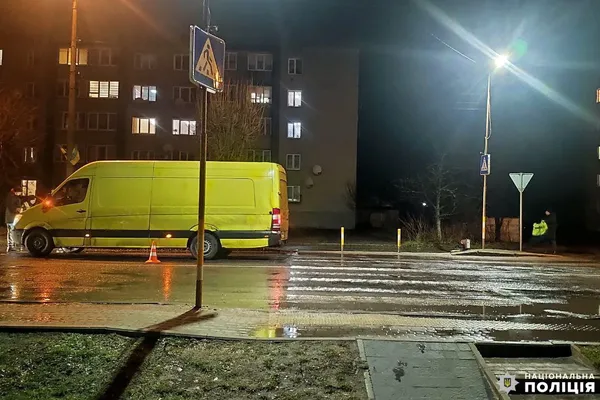 Лучанин на «мерсі» збив 14-річну дівчину на переході (фото)