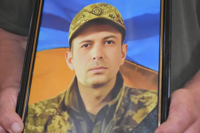 У Луцьку попрощалися із загиблим воїном Павлом Ткачуком (фото)