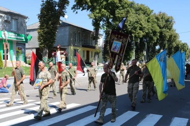 На Волині провели в останню дорогу захисника Олександра Макітру (фото)