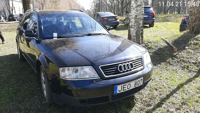 Усіх автохамів у луцькому парку притягнули до адмінвідповідальності (фото)