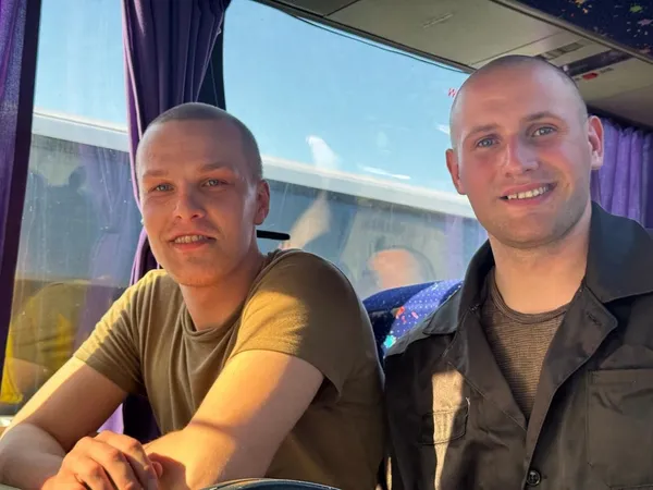 Великоднє диво: з російського полону повернули 277 українських військових (фото)