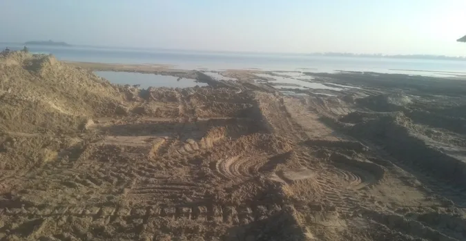 Зі Світязю вивезли 30 «КамАЗів» піску, – волинські депутати