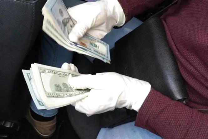 Інспекторів Волинської митниці звинувачують у хабарництві
