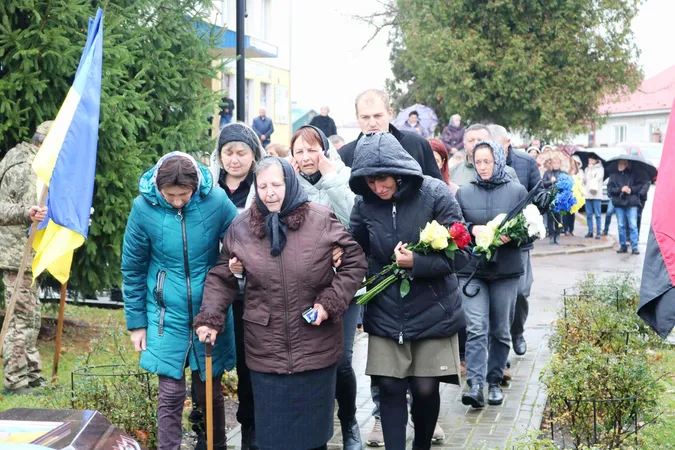 Мав багато мрій та планів: у Луцькому районі попрощалися із бійцем Валентином Боском (фото)
