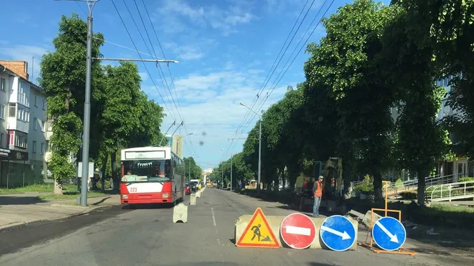 Як проспект Волі об’їжджають тролейбуси й маршрутки