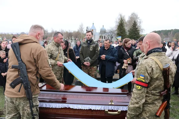 На Волині попрощалися з Героєм Володимиром Прусом (фото)