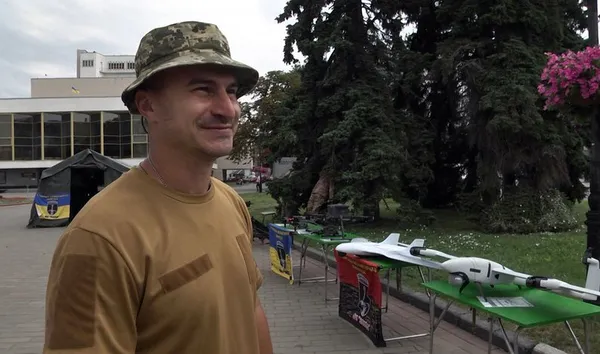 У центрі Луцька – виставка безпілотників та зброї (фото)