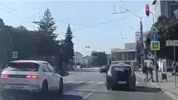 У Луцьку водії ганяють на «червоний» (відео)