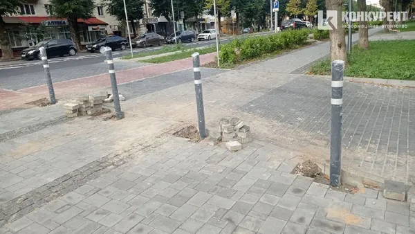 На Волі у Луцьку поставили нові обмежувачі руху (фото)