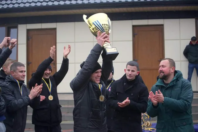 На футбольному чемпіонаті у Підгайцях зібрали 9 тисяч гривень для ЗСУ