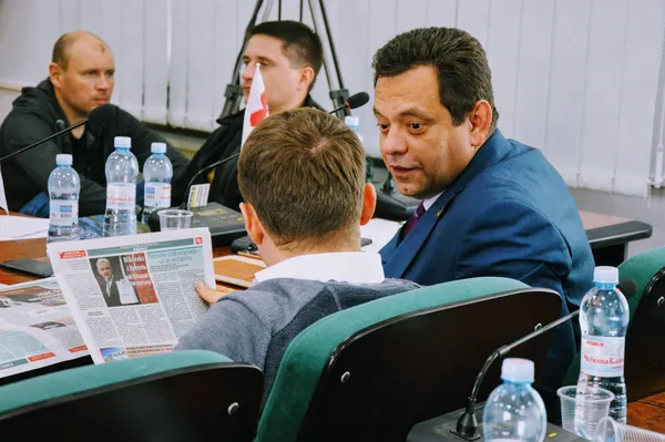 Як у Луцькій міській раді секретаря «скидали» (фоторепортаж)
