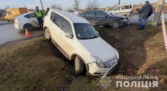 У Луцьку зіткнулися три автомобілі: шестеро людей – у лікарні (фото)