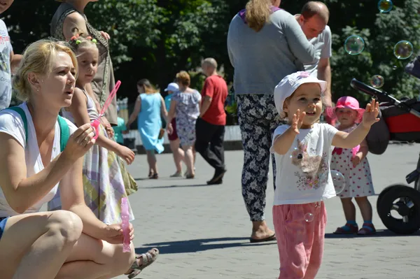 У Луцьку стартував фестиваль бульбашок «Bubble FEST» (фото, оновлено)