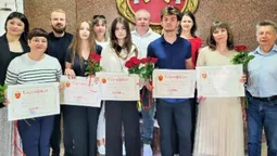 Троє учнів із Ковеля отримали максимальні 400 балів на НМТ: їх нагородили грошовими сертифікатами (фото)