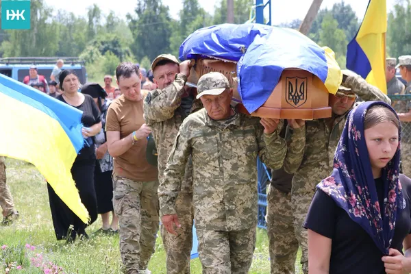 Вважався зниклим понад рік: на Волині попрощалися з воїном Василем Душенком (фото)