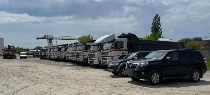 ЗСУ передали арештовані авто родичів Медведчука та Козака (фото, відео)