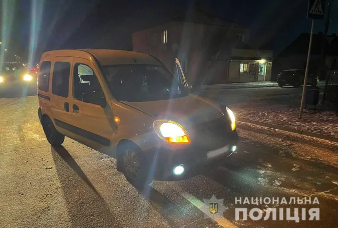 На Волині автомобіль на пішохідному переході збив 15-річну школярку (фото, відео)