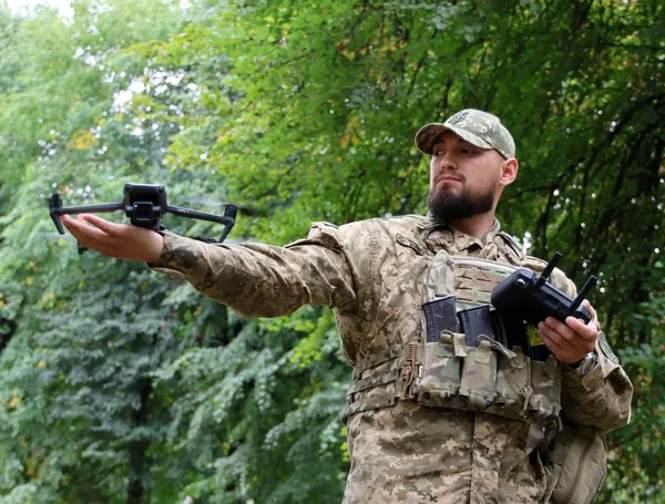 Від діджея до інструктора БПЛА: як 25-річний волинянин після поранення навчає військових керувати дронами (фото)