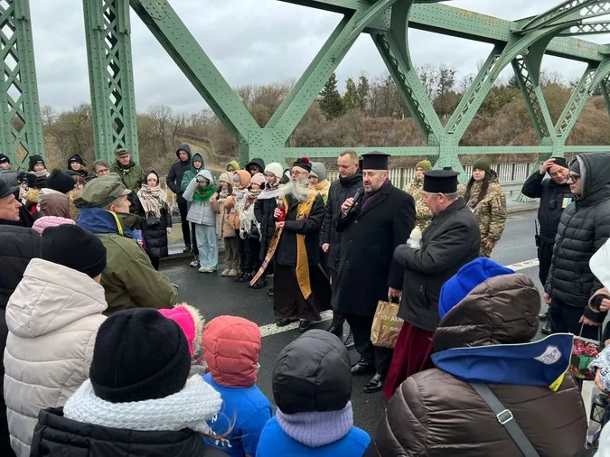 В «Устилузі» зустріли Вифлеємський вогонь (фото)