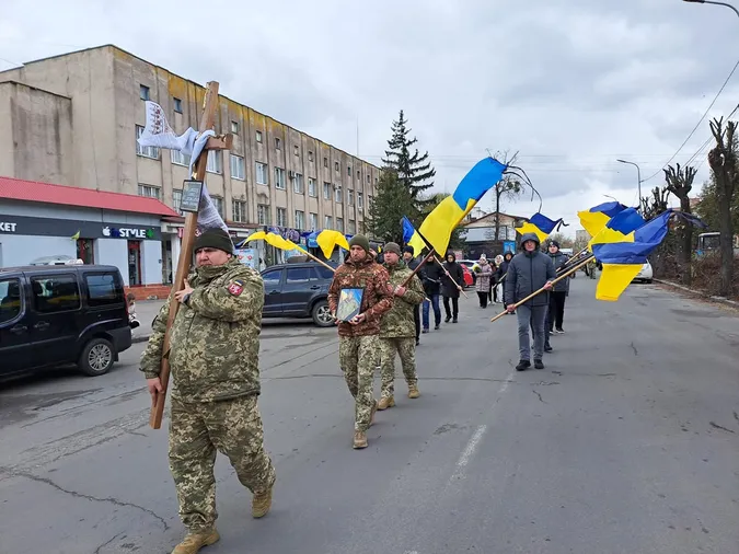 На Волині попрощалися із загиблим бійцем Олексієм Олексюком (фото)