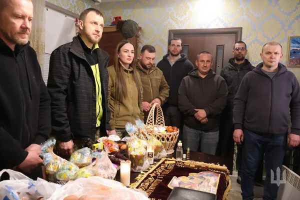 Світло переможе темряву: як «Сталева Сотка» відсвяткувала Великдень на передовій (фото)