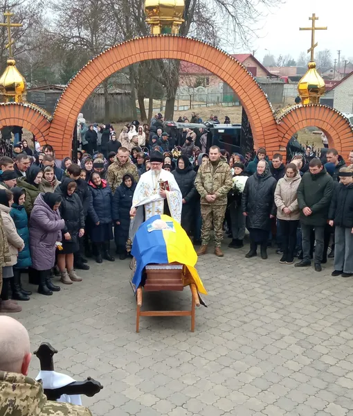 На Волині попрощалися із молодим воїном Валентином Карпіком (фото)