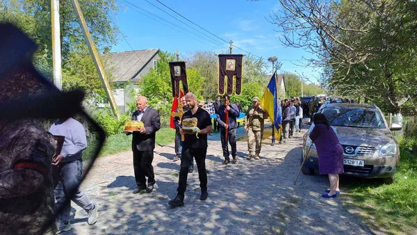У Колківській громаді поховали 33-річного захисника Антона Пугача (фото)