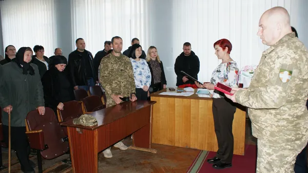 У Рожищі родинам загиблих воїнів вручили державні нагороди (фото)