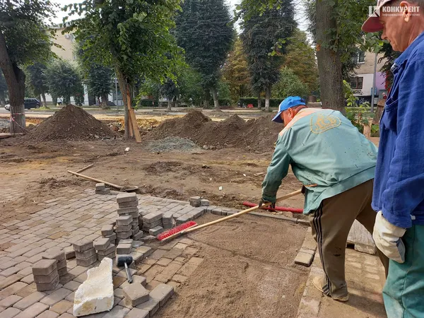 Заасфальтували нові відрізки дороги: що коїться на проспекті Волі у Луцьку (фото)