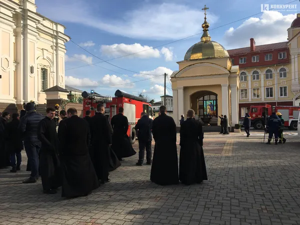 Пожежні біля собору: що трапилося у центрі Луцька (фото)