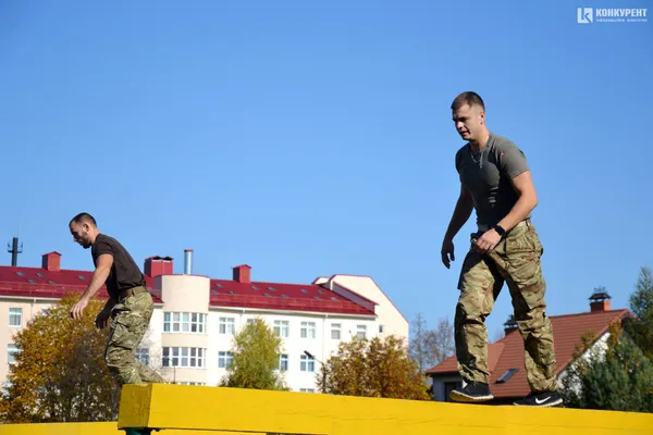 Лабіринти та окопи: у луцькій школі відкрили сучасний спортивний об'єкт (фото)