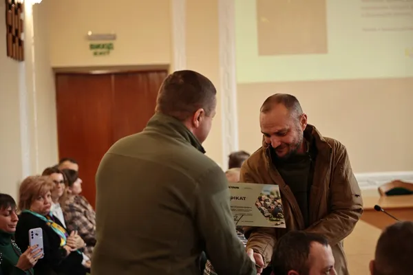 На Волині ветеранам і родинам полеглих захисників вручили сертифікати на житло (фото)