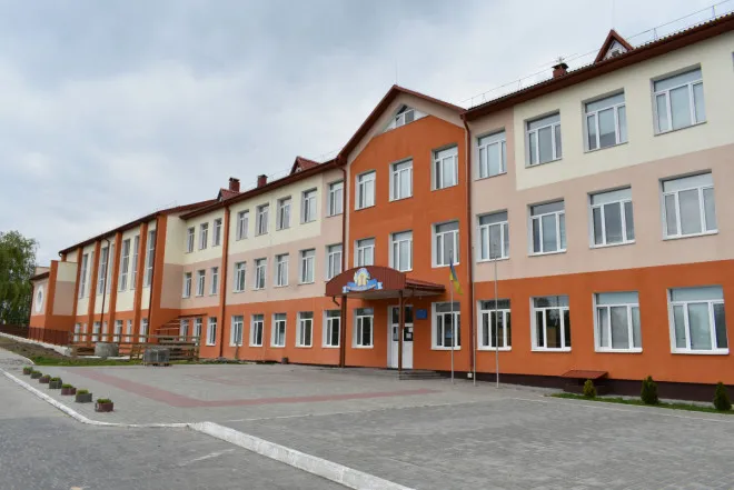 У волинській школі добудовують найбільший в області спортзал (відео)