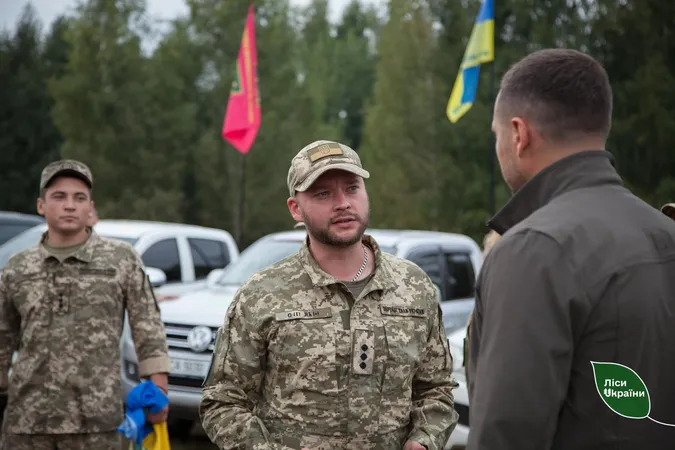 Лісівники передали військовим три десятки автівок (фото)