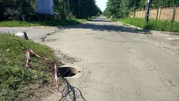 Лучани просять муніципалів позачиняти люки (фото)
