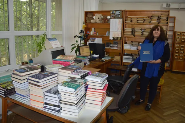 Книжки 17 століття, вражаюча фонотека, клуб бриджу: чим здивувала волинська бібліотека (ФОТО)