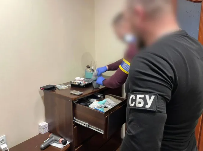 Двоє лучан забезпечували амфетаміном наркоманів у ЄС (фото, відео)