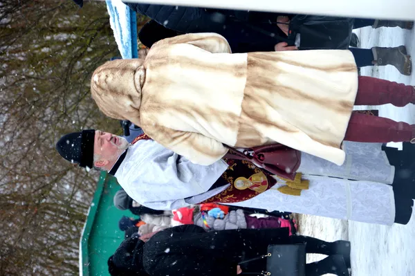 Як у Луцьку віряни занурювалися на свято Хрещення (фото)