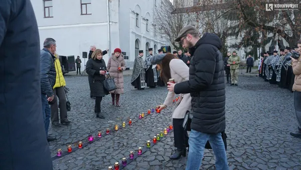 У Луцьку вшанували пам'ять жертв Голодомору (фото, відео)