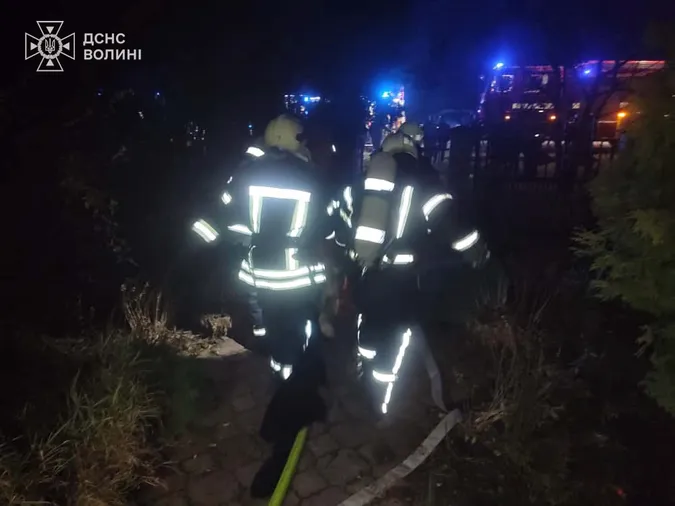Трагедія у Володимирі: під час пожежі в будинку загинули двоє людей (фото)