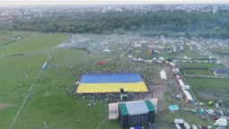 На Бандерштаті у Луцьку розгорнули найбільший прапор України (фото, відео)