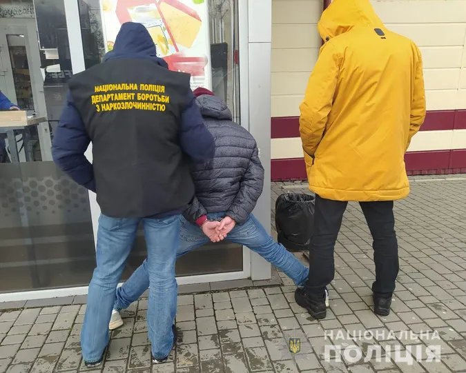 У Луцьку на гарячому затримали продавця амфетаміну (фото)