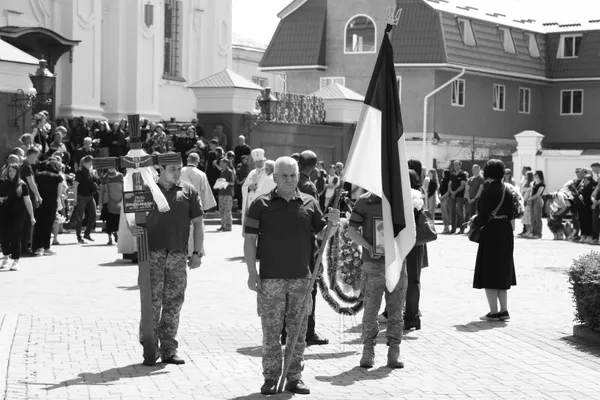 У Луцьку провели в останню дорогу військового Антона Оконя (фото)