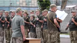 73 курсанти луцького вишу склали присягу на вірність Україні (фото)